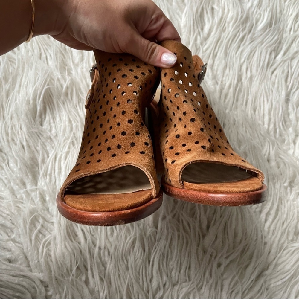 Rag & Bone Tan Peep Toe Wyatt Perforated Suede Heeled Sandal EUC Size 38 - Picture 7 of 12